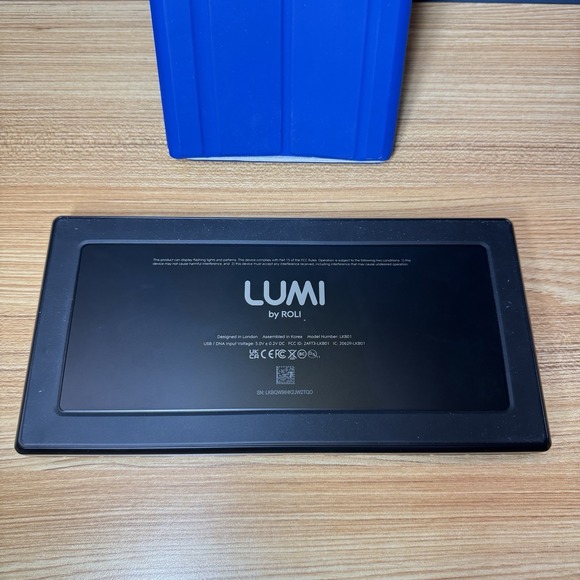 ROLI Lumi Keys Studio Edition Light Up MIDI Keyboard IOB Model LKB01 + Snap Case - Picture 4 of 8